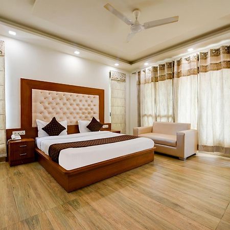 Hotel Leaf 9 Boutique, Near Golf Course Road And Galleria Market Gurgaon Buitenkant foto