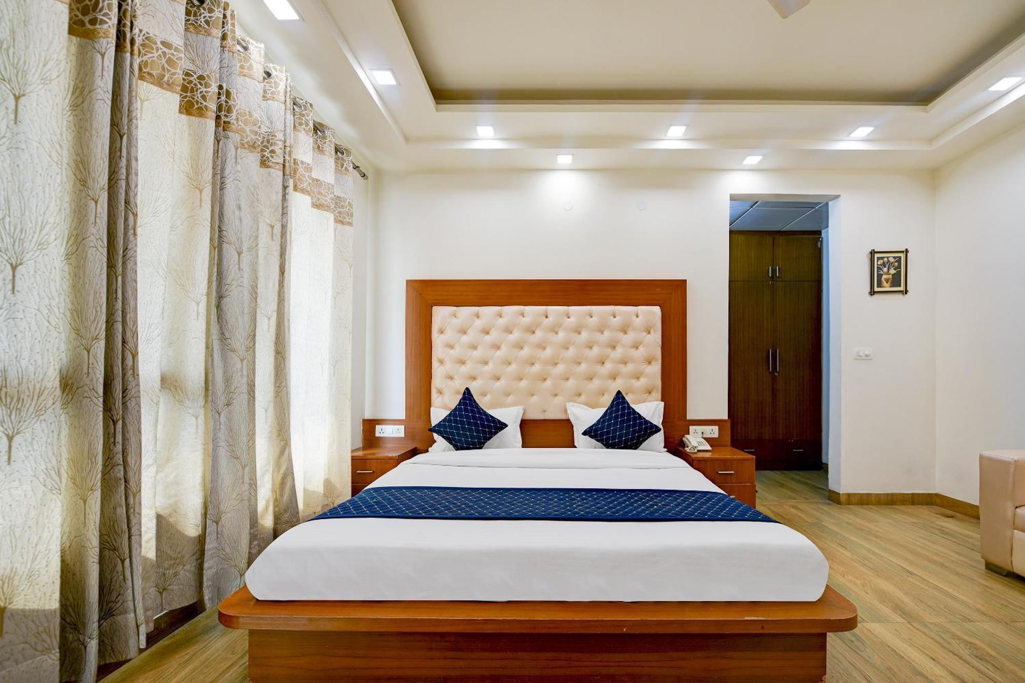 Hotel Leaf 9 Boutique, Near Golf Course Road And Galleria Market Gurgaon Buitenkant foto