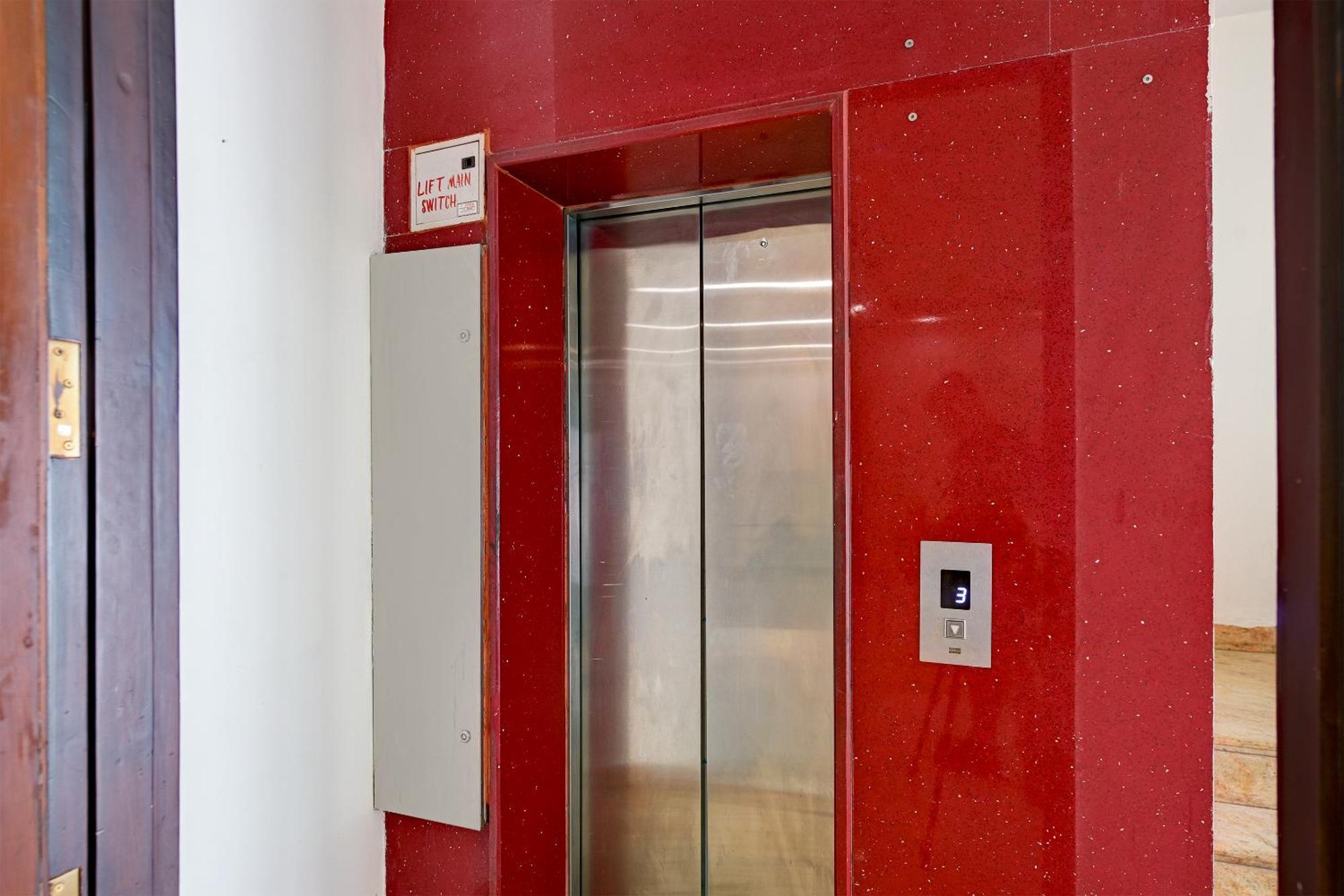 Hotel Leaf 9 Boutique, Near Golf Course Road And Galleria Market Gurgaon Buitenkant foto