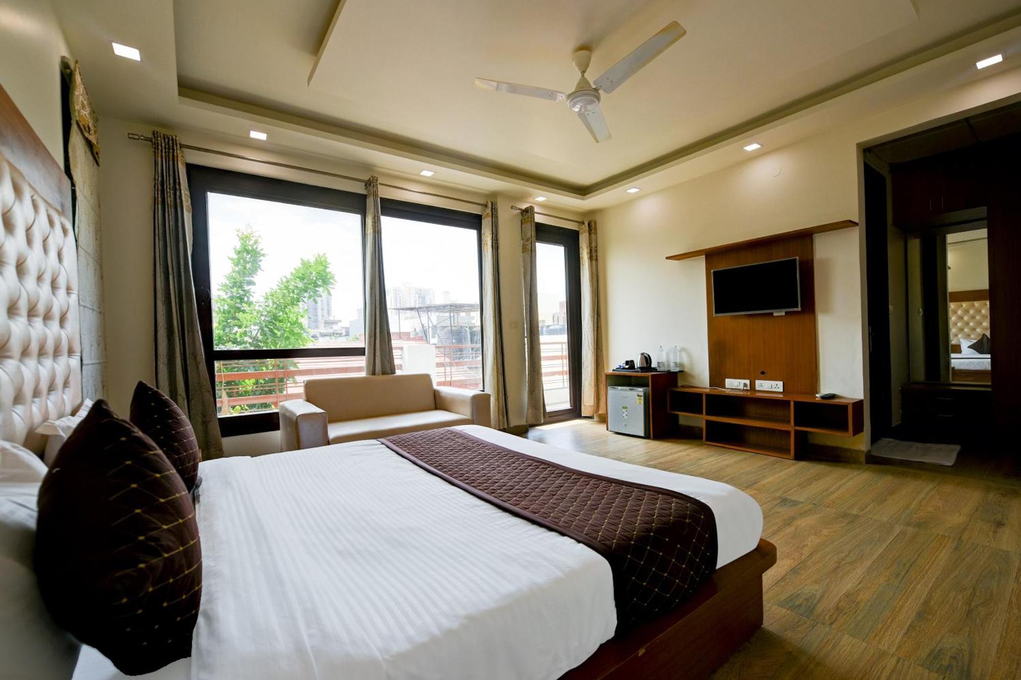Hotel Leaf 9 Boutique, Near Golf Course Road And Galleria Market Gurgaon Buitenkant foto