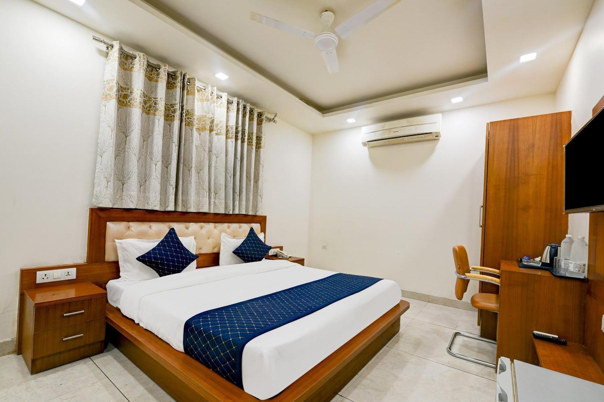 Hotel Leaf 9 Boutique, Near Golf Course Road And Galleria Market Gurgaon Buitenkant foto