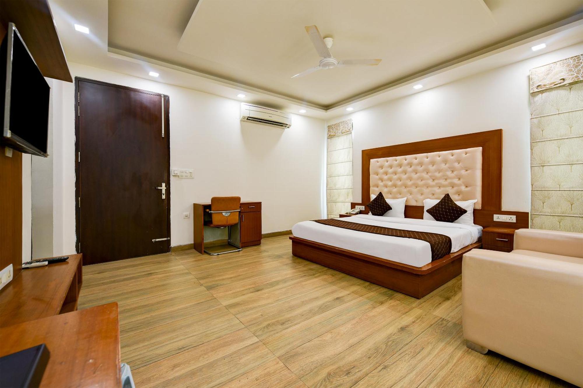 Hotel Leaf 9 Boutique, Near Golf Course Road And Galleria Market Gurgaon Buitenkant foto