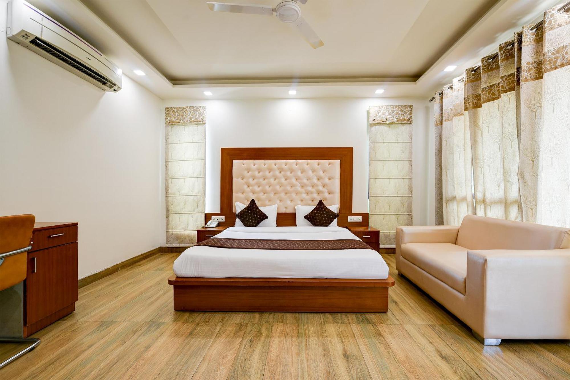 Hotel Leaf 9 Boutique, Near Golf Course Road And Galleria Market Gurgaon Buitenkant foto