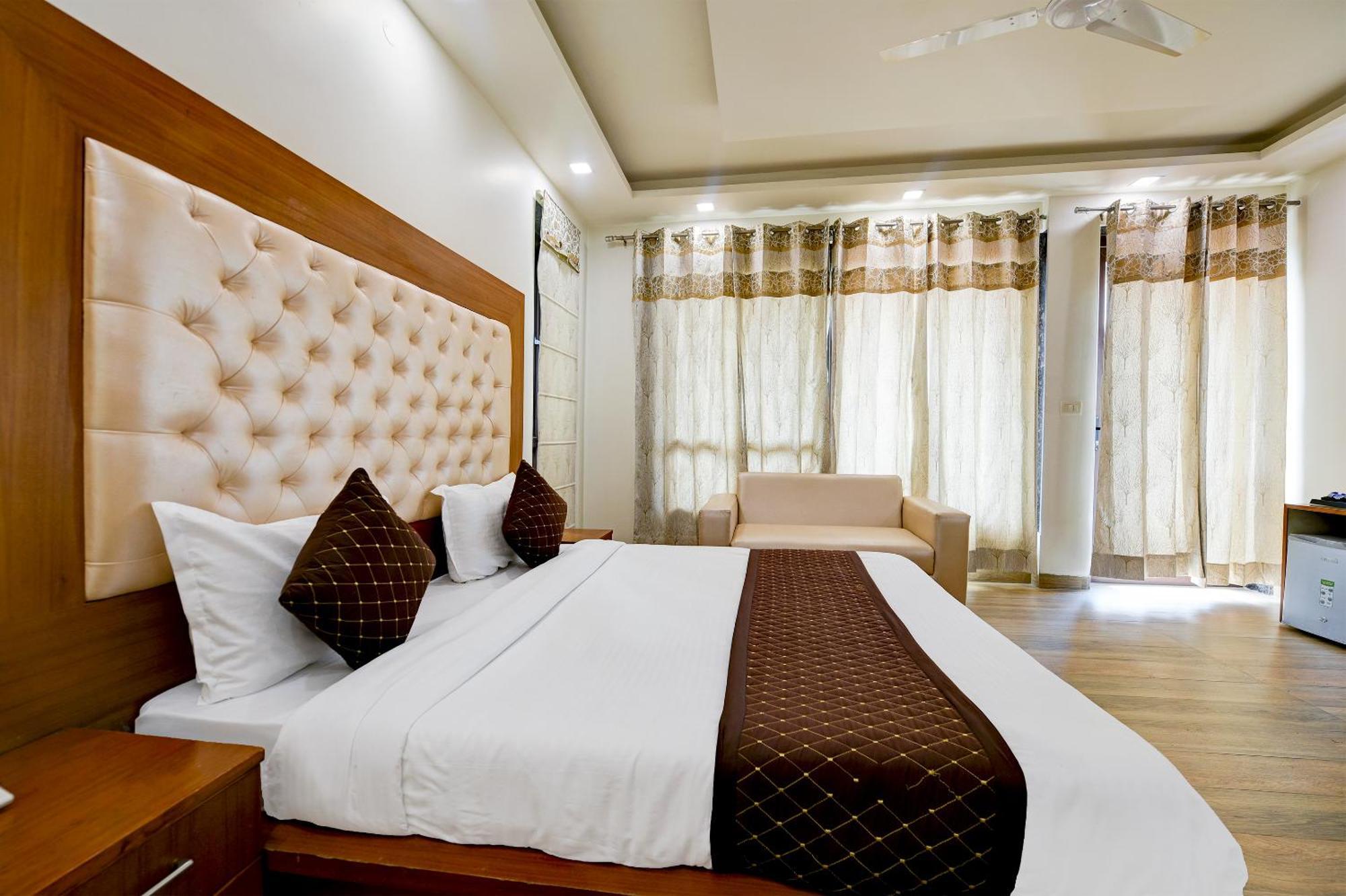 Hotel Leaf 9 Boutique, Near Golf Course Road And Galleria Market Gurgaon Buitenkant foto